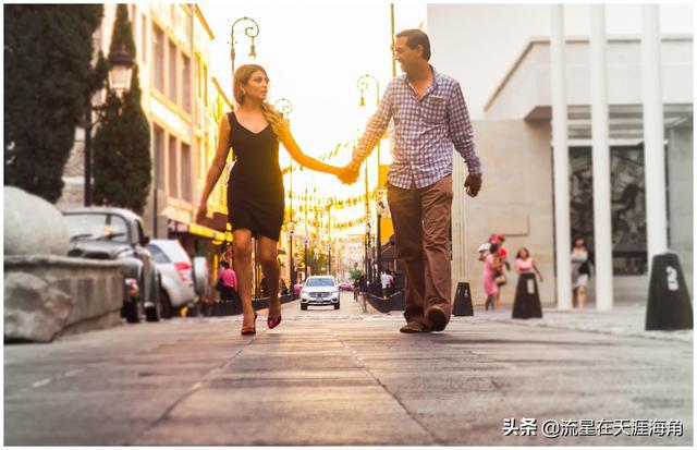 [流星在天涯海角]婚礼上，婆婆不给改口红包，反而让签婚前协议，女子怒摔茶杯走人