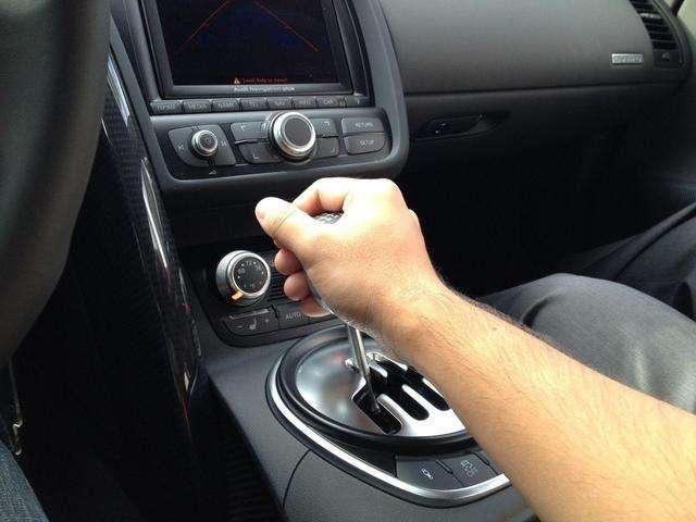 【汽车教练】为什么有的人开车油耗高很多？这几个坏习惯还不改，简直是浪费钱