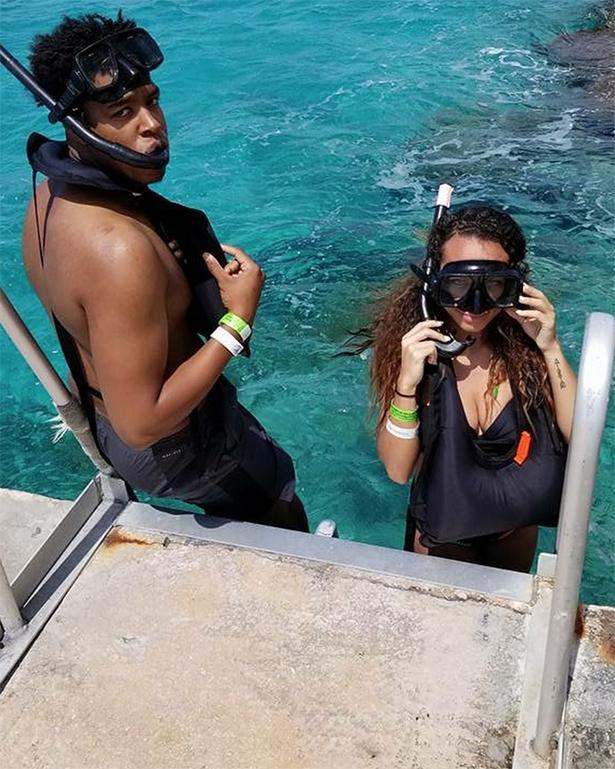 「译眼看美洲」美国女子每天给离世的父亲发短信，四年后意外收到神秘回复