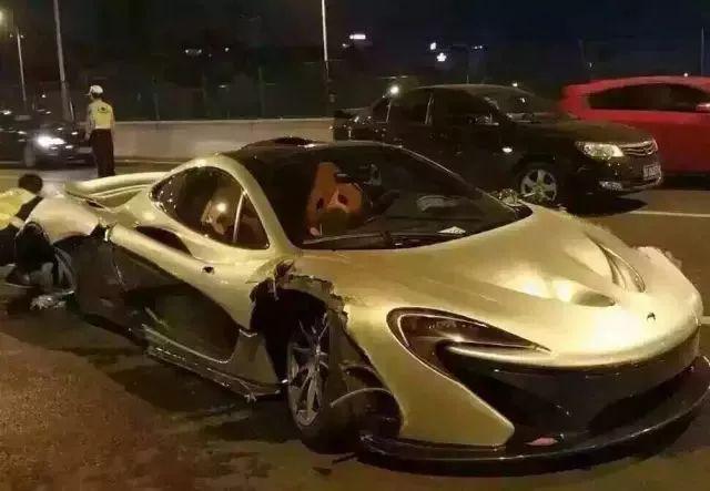 「阿虎汽车」车险常识：车撞了人，你该怎么报案，非常实用