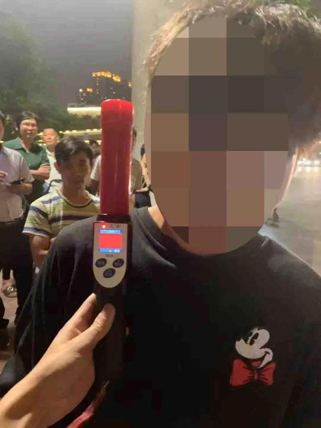 「蛋蛋懂车」千辛万苦考过的驾驶证还没拿到手就被注销了，因为“以身试法”