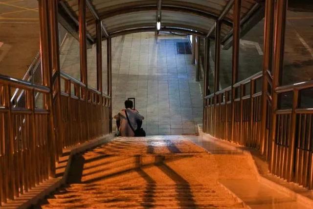 「女人的励志说」月薪4000，一年能存下8万！深圳人的副业到底有多赚钱？