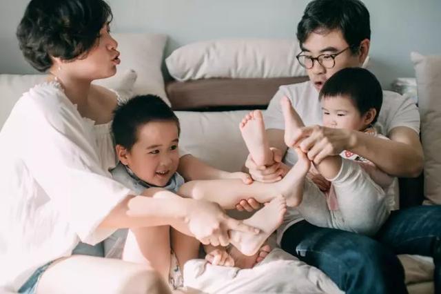 搞笑励志资源点■毕业5年存款百万的人，究竟是走对了哪一步？