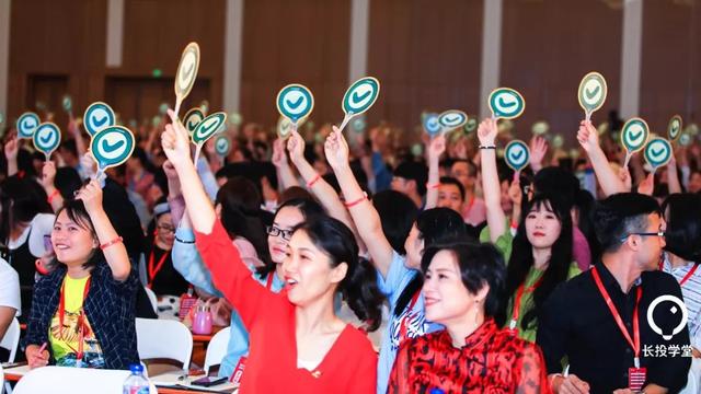 搞笑励志资源点■毕业5年存款百万的人，究竟是走对了哪一步？