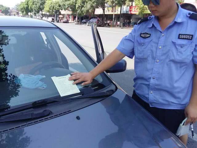 「小霸王谈车」有驾照，开私家车竟被判无证驾驶，车主怒怼，交警一句话心服口服