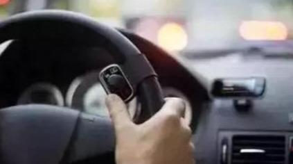 #汽车好帮手#如果汽车油门被卡住了，怎样保护住自己呢？