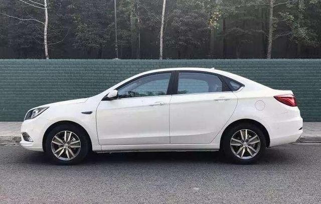 [用车社]买车时，为啥内行人更喜欢“低配车”？知道少吃亏