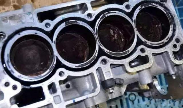 家有汽车：中石油和中石化哪个更耐烧？小伙实测发现，差距不是一般的大