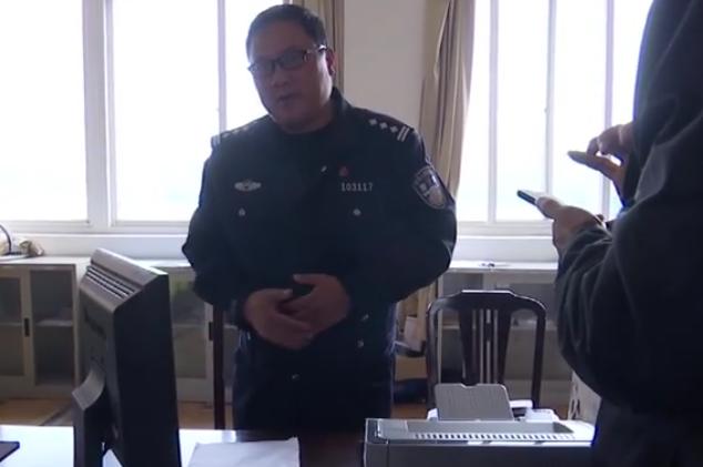 [蛋蛋懂车]双手残疾男子欲考驾照，交21000元学费车都没摸，教练却失踪了