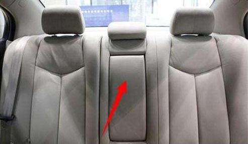 [汽车棒棒堂]家用车最安全的位置是哪个？不是副驾、不是老板座，很多人都想错