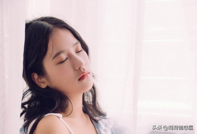 #莉莉情感屋#“我给她带孩子，你凭什么瞎掺和”“就凭是我在养活你”