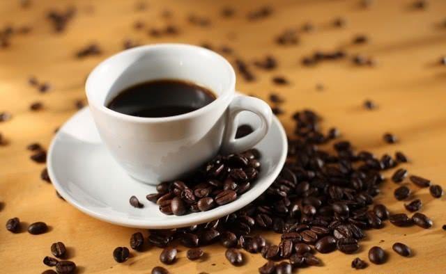 爱喝咖啡，还在担心“钙流失”吗？其实这4类人才要对咖啡说不