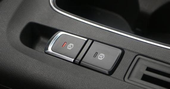 智捷汽车@汽车配置很丰富，自动驻车功能怎么用？掌握这些，开车更方便