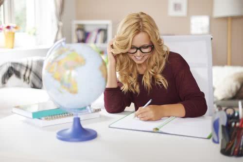 小柯看生活■男人爱到深处，才会这样去宠你，让你舍不得离开他