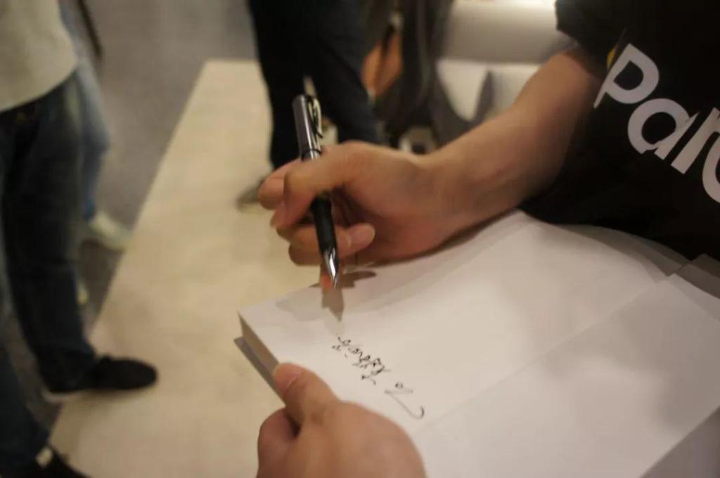 [九久读书人]人类这么渺小，还轮不到担忧宇宙终结的问题