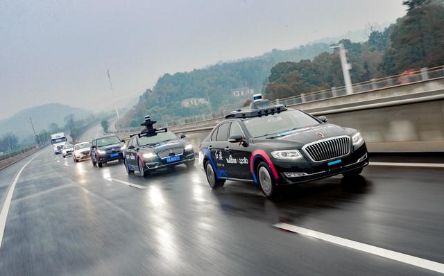 「车家号」这几种''右侧超车''不违规！交警：大胆做 不罚钱不扣分