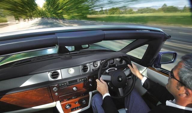 「车家号」这几种''右侧超车''不违规！交警：大胆做 不罚钱不扣分