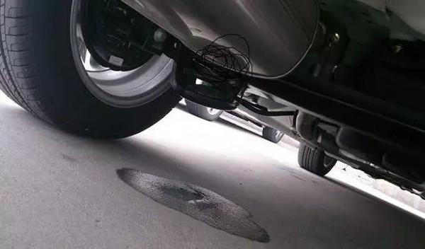 「油中感谢」天凉了，你爱车的排气管有没有滴水和冒白烟？