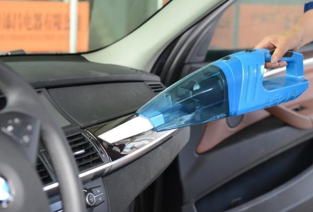 [汽车绿色行]汽车内顶棚脏了怎么办？去什么美容店，教你这样做省钱还干净