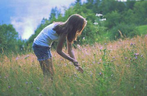 积极虹英■请不要将自己，看得太重要！