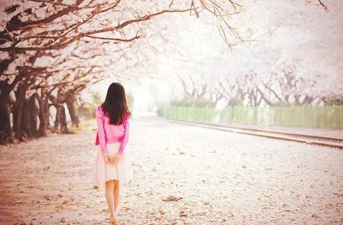 积极虹英■请不要将自己，看得太重要！