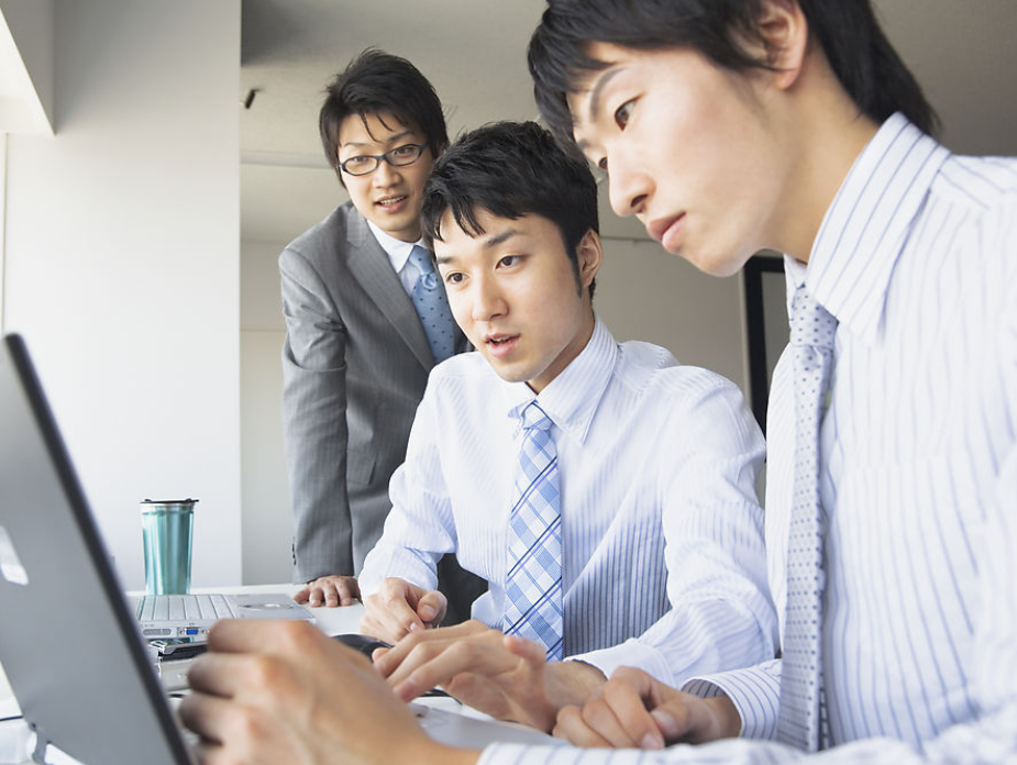 俗语说万千历史@领导少言寡语，想摸透领导的脾气，就必须了解沉默的性格从何而来