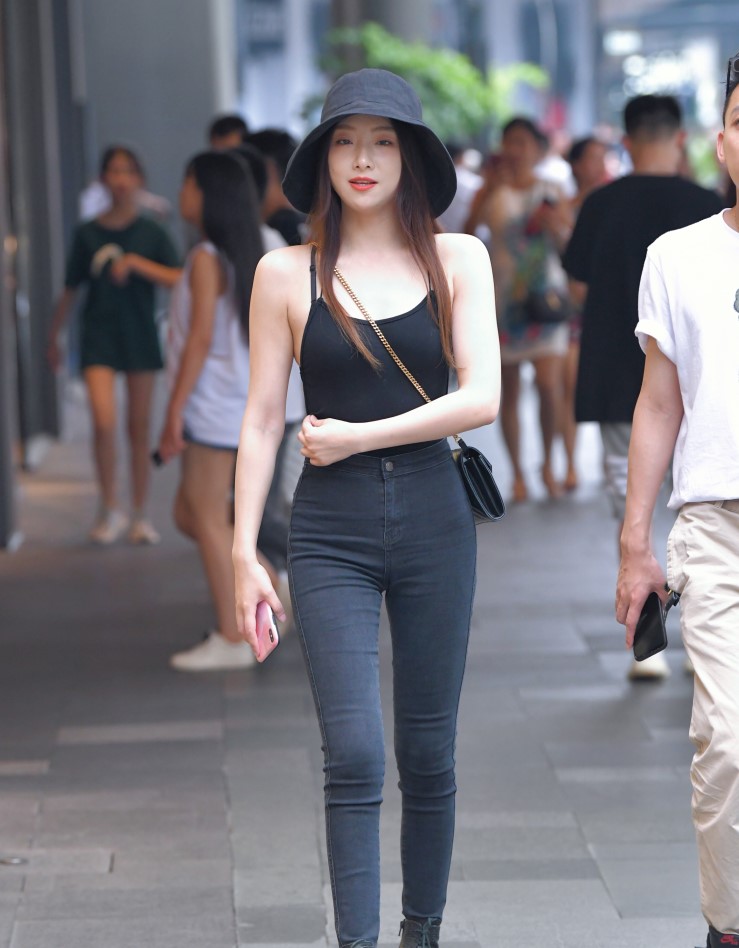 【时尚的丹尼】成熟的女人要自信，努力的你无可挑剔，奋斗的人生别具魅力