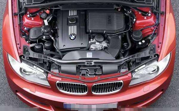 [汽车大咖]冬天原地热车有必要吗？老司机：车子就是这样弄坏的