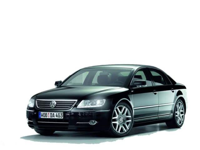 「独特视角度」为什么德系车排气管不滴水，日系车却滴水？网友：长知识了！