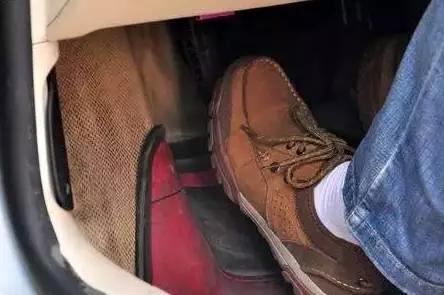 「炫车志」雨后汽车保养要及时