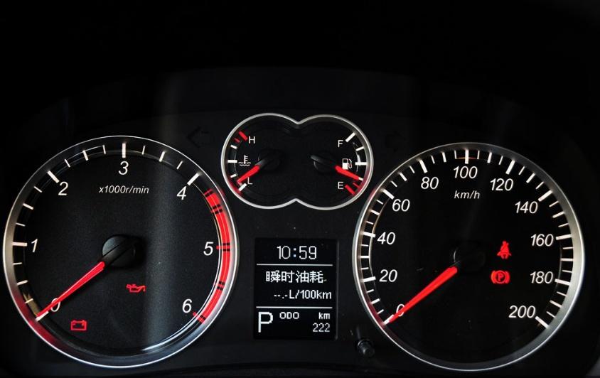 #汽车督察#仪表盘这3个灯亮了靠边停吧！晚一秒都要出事，安全气囊也不好使