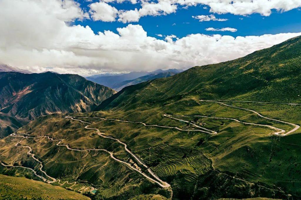 小刘聊汽车：都是自动挡，手自一体变速箱比自动变速箱更高级吗？