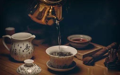 【中国茶文化知识】茶，不争，不理，不解释