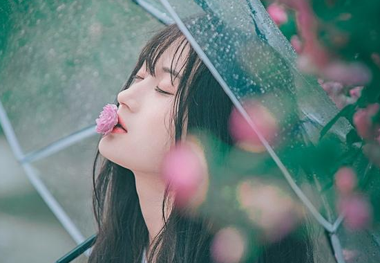 「四季萌芽」深情执着双鱼座：陈酒满杯祭过往，余生不问雨或晴