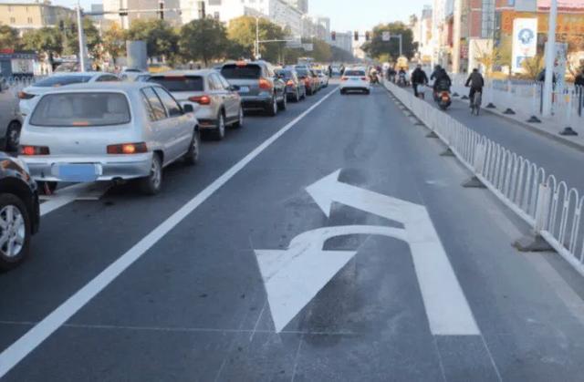 [大汽车只a]左转红灯，到底能不能掉头？交警告诉你正确行驶方法