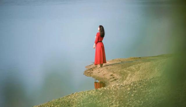 [果果妈陪读记]不随便评价他人，是一种修养，不活在别人的评价里，是一种修行