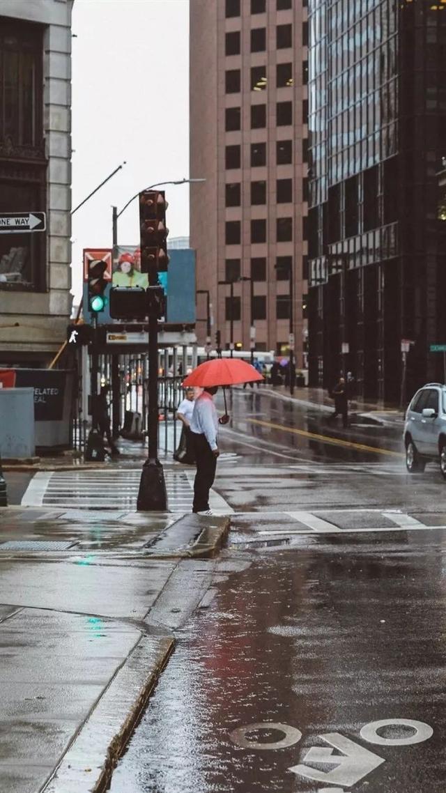 #捡书先生#“有些还未重逢的人，我很早就在心底备下了你好”