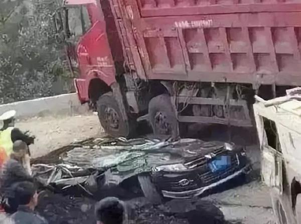 【快科技】为啥我们不踩刹车…看到一定要远离