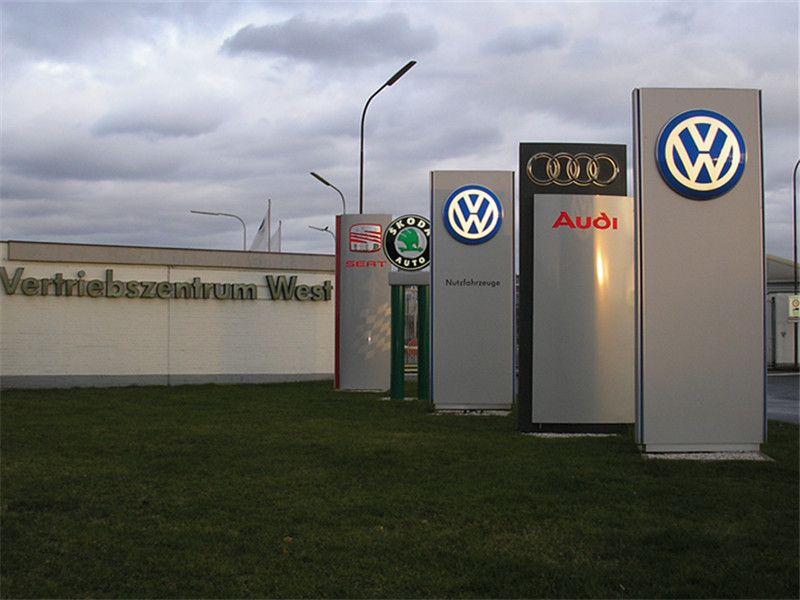 论点说车@究竟是德系车好还是日系车好？老司机：堵次车，就知道差距多大了