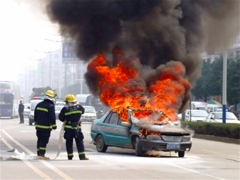 【瑶瑶说车讯】私家车连续不停能跑多远？看到这个数字，网友：我的废铁要退休！