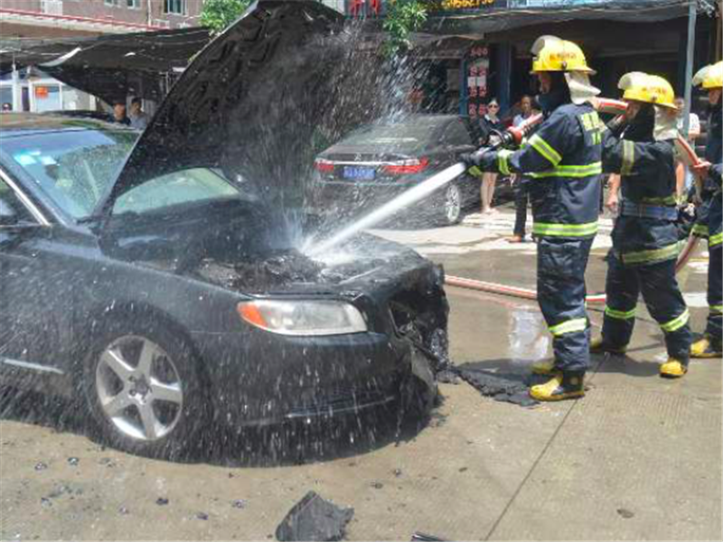 【瑶瑶说车讯】私家车连续不停能跑多远？看到这个数字，网友：我的废铁要退休！