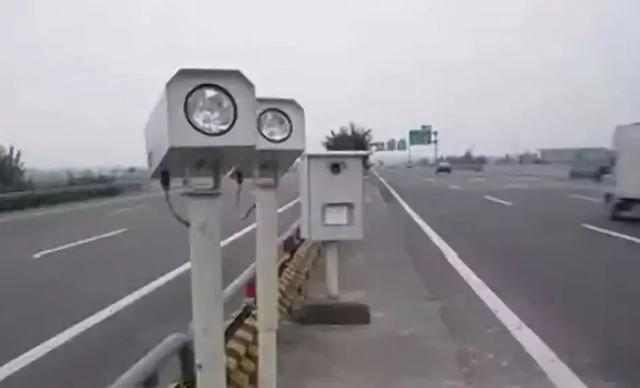 华山网资讯■开车不认识这几种摄像头，给你10本驾照也不够扣