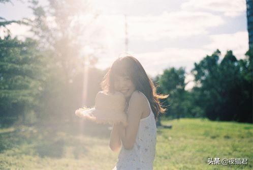 「夜猫君」当一个女人，内心变得强大时，会有这3种迹象