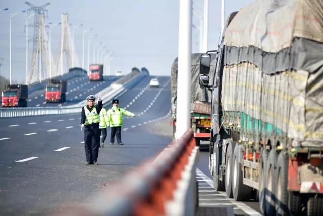 蛋蛋懂车：提醒！即日起，高速交警重点查处这14类严重违法行为……