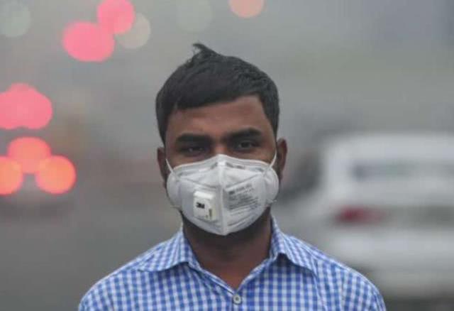 空气污染恶化程度再创下新纪录，印度首都宣布进入紧急状态