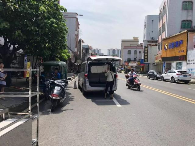 「有车以后」路边停车千万注意，一不小心就罚款+扣分