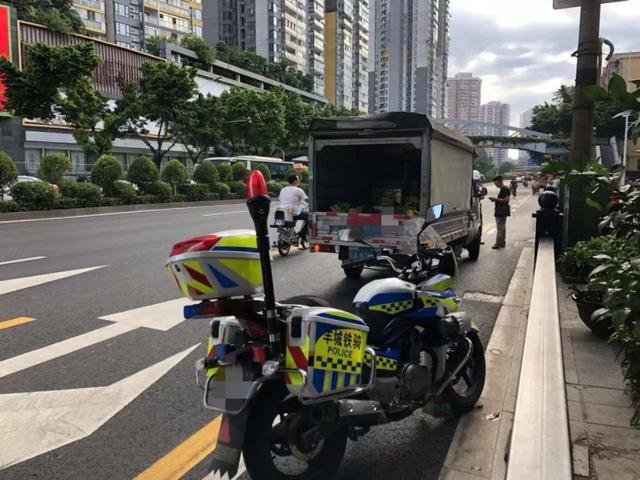 「有车以后」路边停车千万注意，一不小心就罚款+扣分