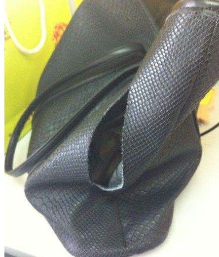 渔喵喵：男子公交车上耍流氓，女子非但没有责怪他，反而红着脸说谢谢