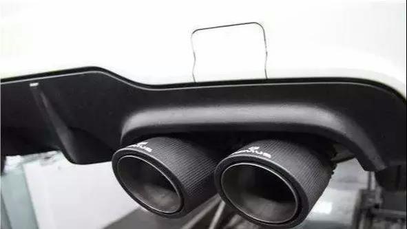 一辆车车@洗车时可别用水冲这些地方，小心车子大修！