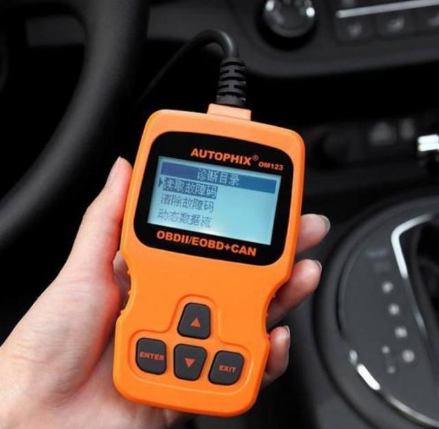 九点侃车：车管所通知：11月1日起年检“大变天”！车主哭诉：干脆6年报废